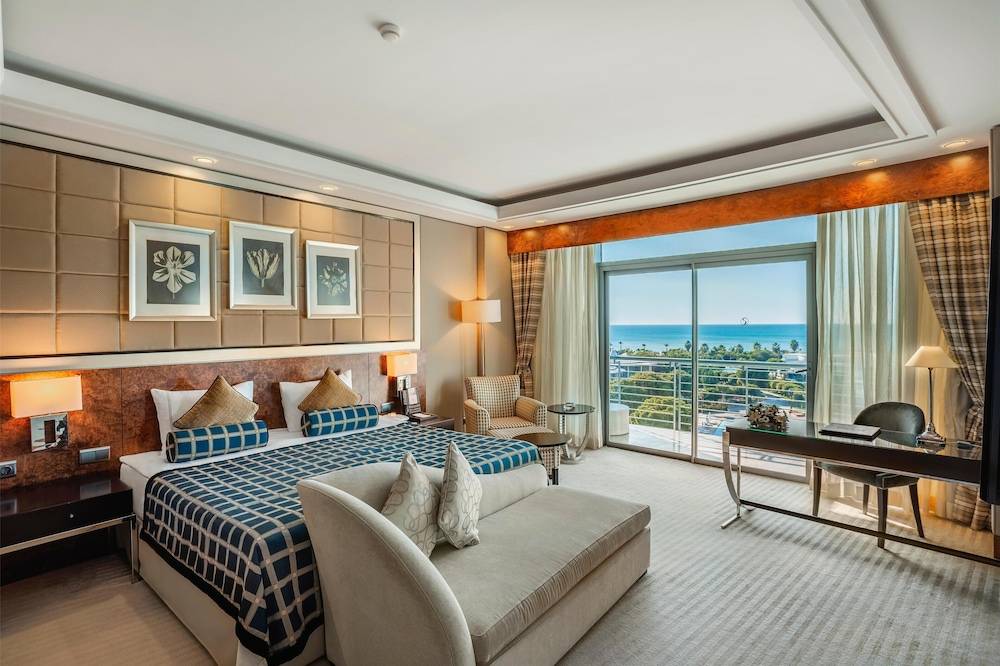 42_w3840h2556x0y4-f8937ae0_z