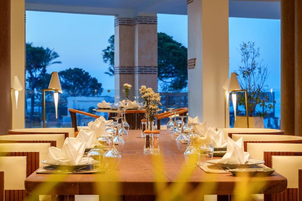 33_w3836h2556x4y4-8e0bf286_z