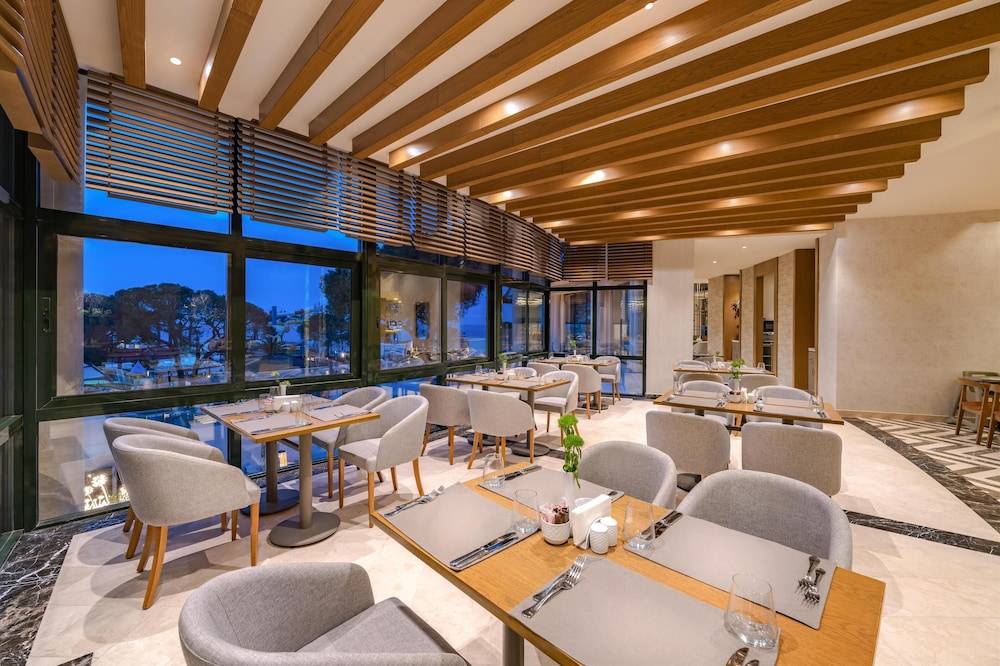 61_w3837h2557x3y3-1104a4f4_z