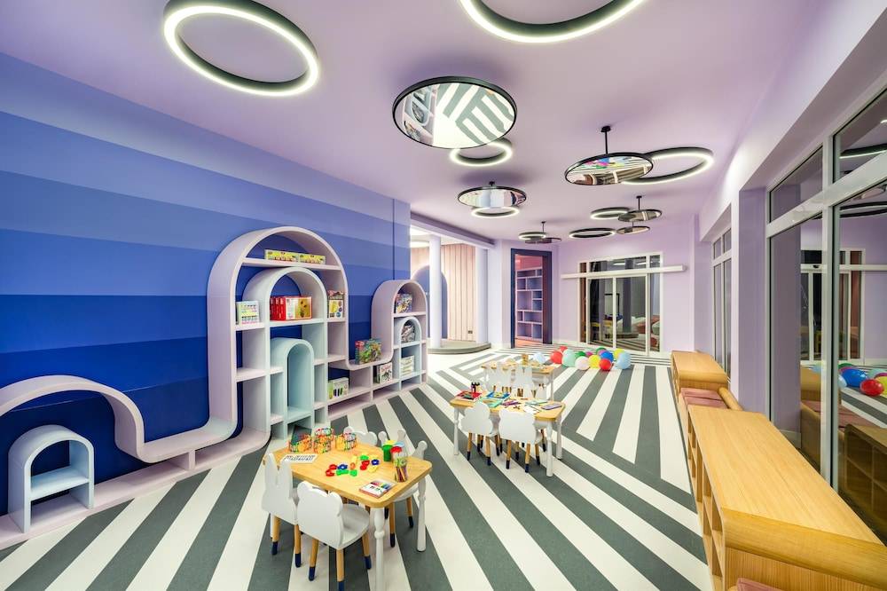 79_w3836h2555x4y4-64a39fa3_z