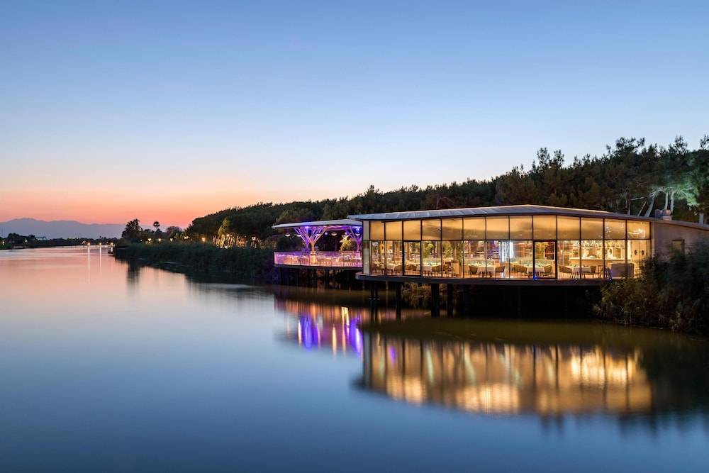 32_w3836h2557x4y3-3bcfe1af_z