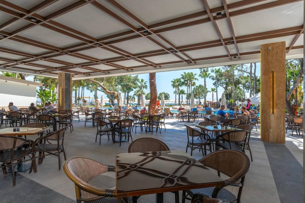 65_w5760h3835x0y5-5ecf8604_z