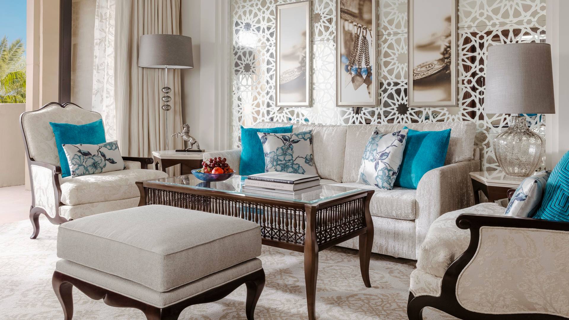 16_AAEDXB1ZJW_1446646