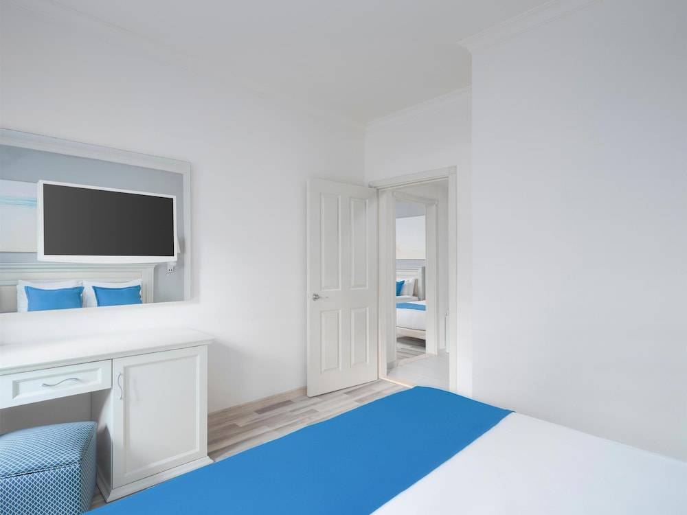 14_w5113h3836x0y4-feec8885_z