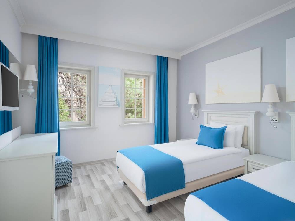 24_w5116h3836x4y4-68ae0d3a_z