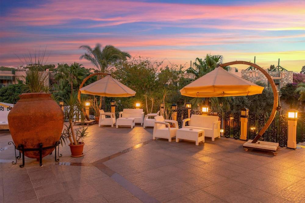 53_w5760h3835x0y5-040e42b0_z