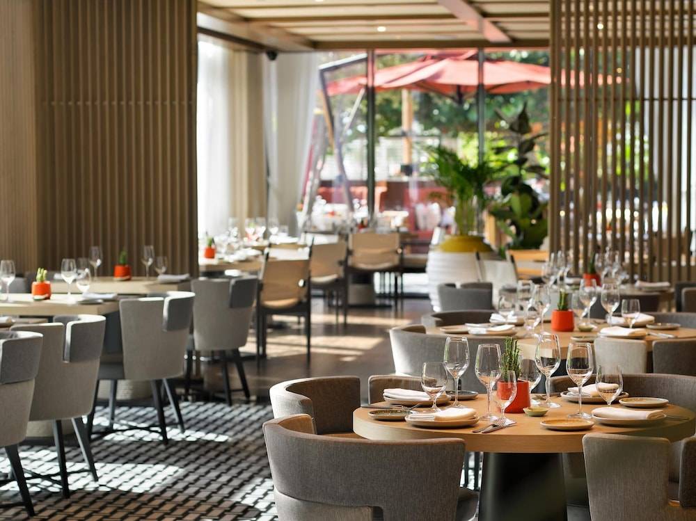 30_w2222h1665x0y2-3f60cbb7_z