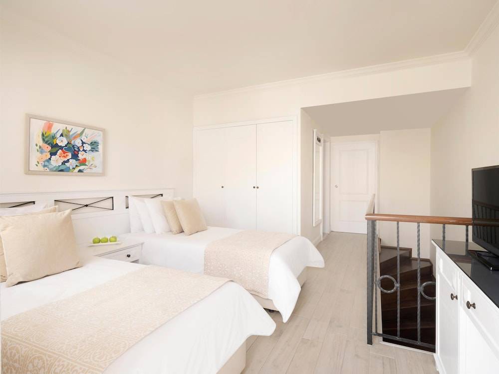 19_w5120h3836x0y4-97892037_z