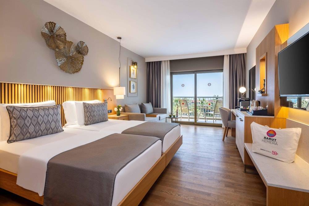 69_w5752h3840x5y0-0b333e65_z