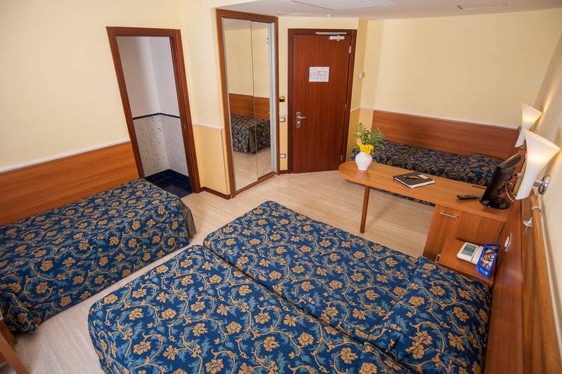 8_2407757_w_ 8_2407757_w_