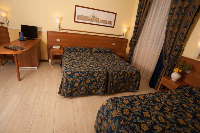 9_2407759_w_ 9_2407759_w_