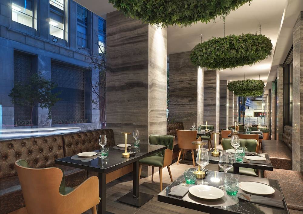 25_w8274h5858x0y9-68071611_z