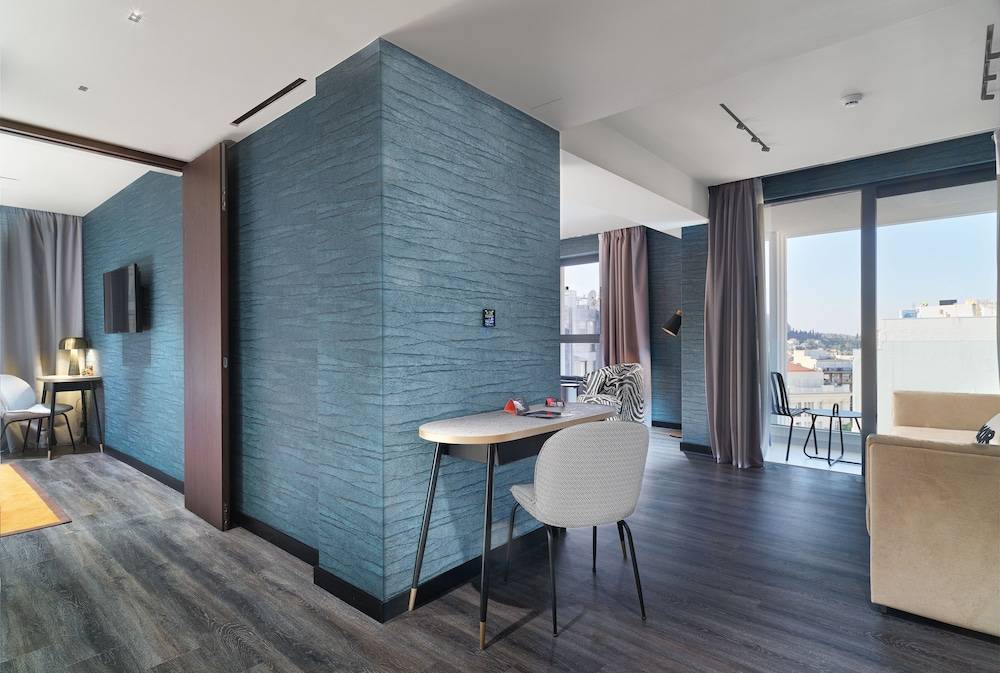 57_w8263h5560x0y0-cf23c5bd_z