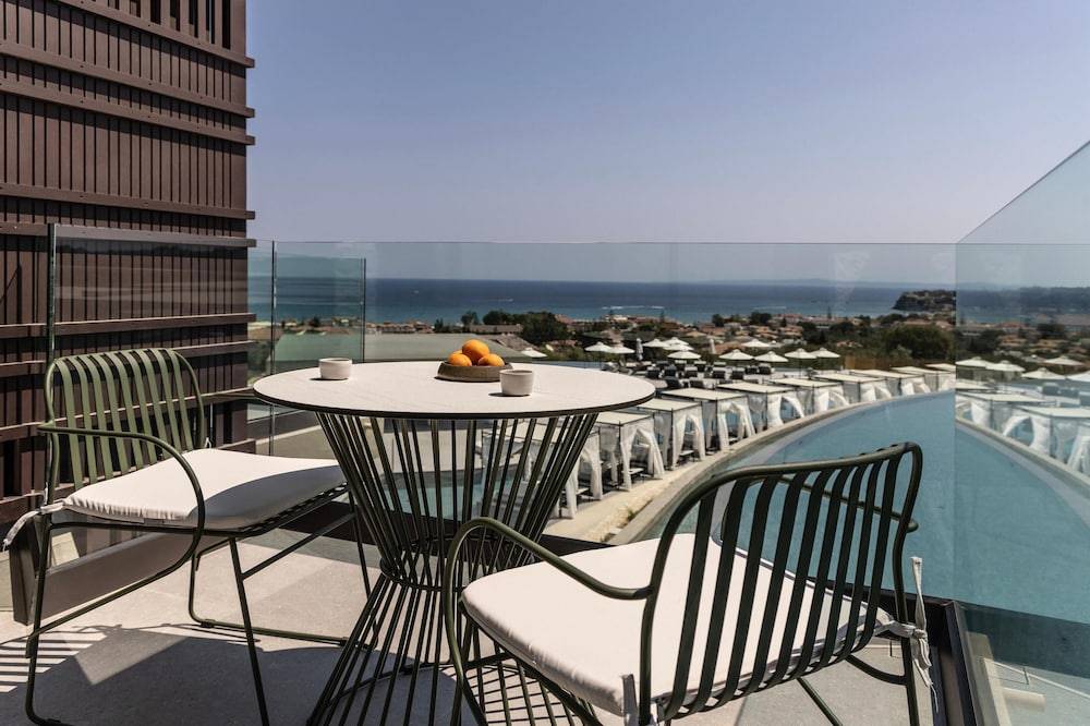 51_w3837h2557x3y3-2220adfe_z 51_w3837h2557x3y3-2220adfe_z