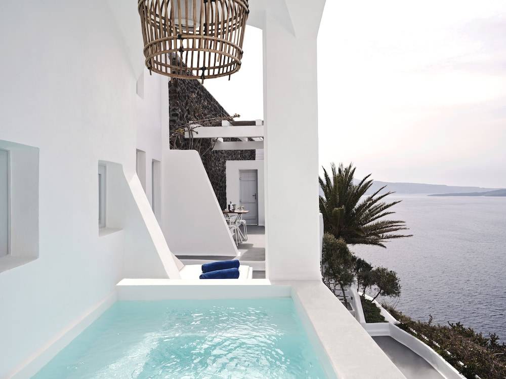 65_5689f99d_z