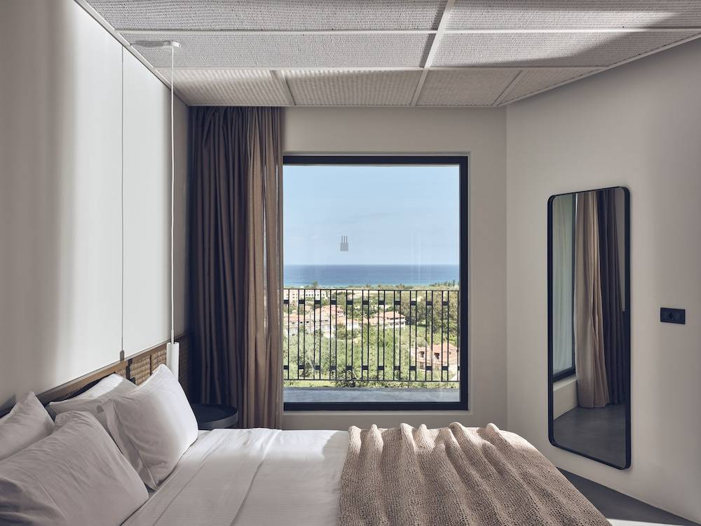 24_a27c68c2_z 24_a27c68c2_z