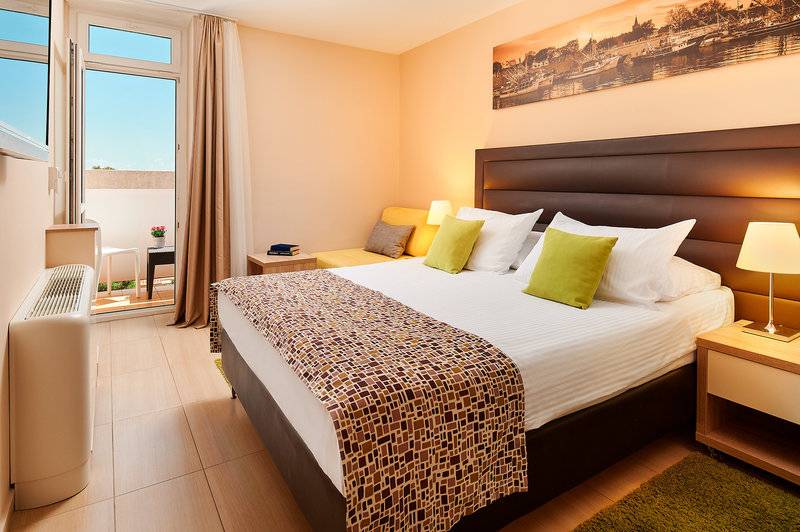 9_17917600_w_ 9_17917600_w_