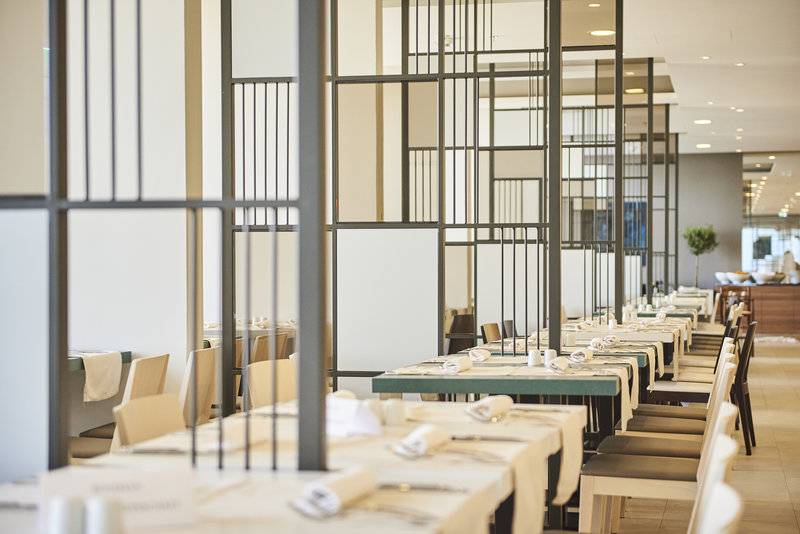 8_21565452_r_ 8_21565452_r_