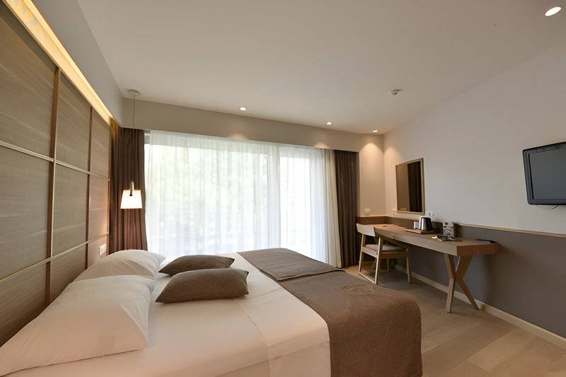 8_20561147_w_ 8_20561147_w_