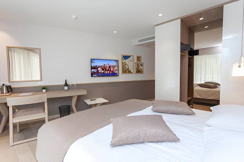 9_20561152_w_ 9_20561152_w_