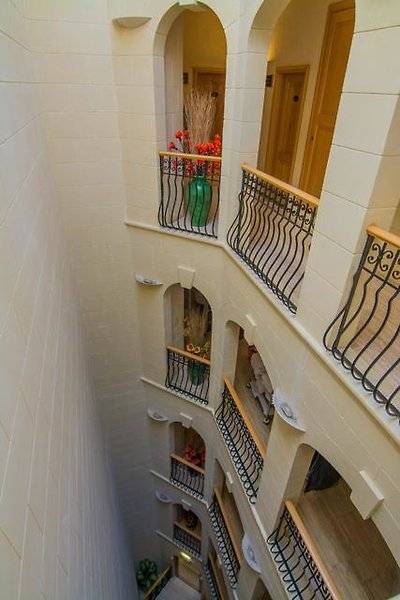 20_6470669_l_ 20_6470669_l_