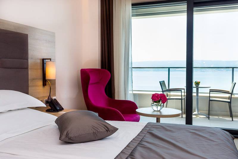 9_7789193_w_ 9_7789193_w_