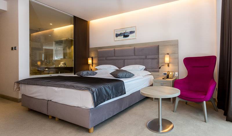 11_7789213_w_ 11_7789213_w_