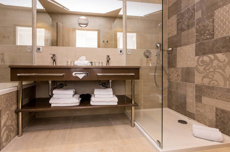 12_7789228_w_ 12_7789228_w_