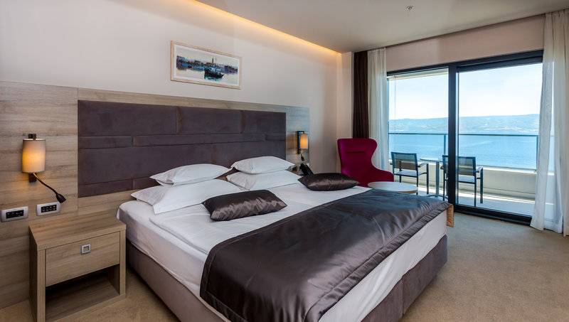 15_7789158_w_ 15_7789158_w_