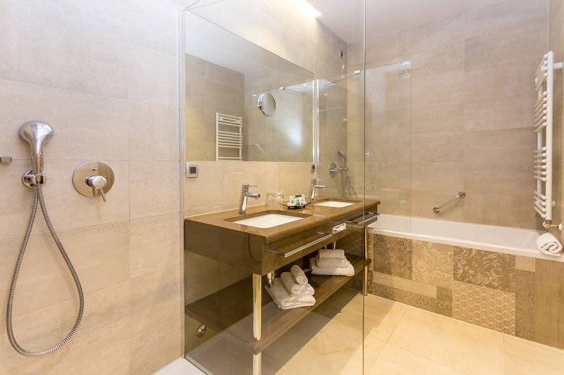 16_7789183_w_ 16_7789183_w_