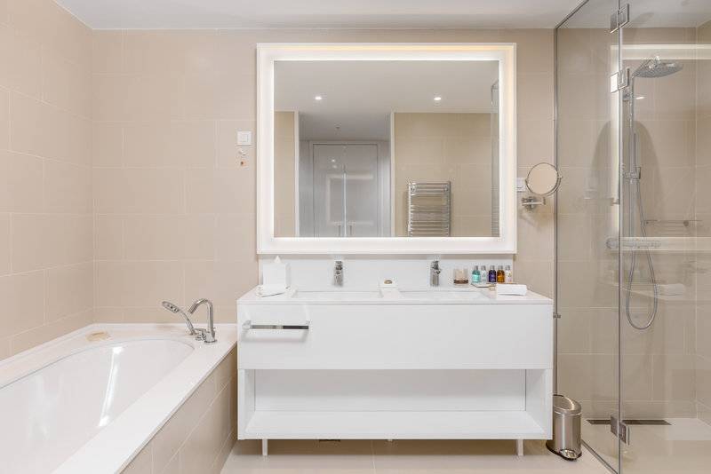 8_8767229_w_ 8_8767229_w_