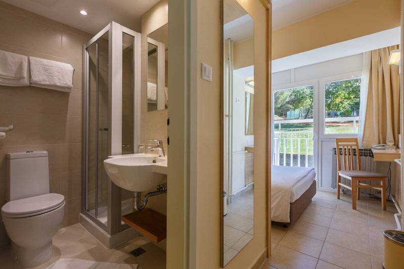 8_12169137_w_ 8_12169137_w_