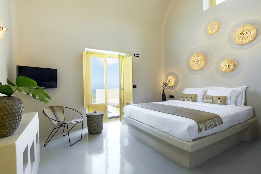 12_9970b92a_z