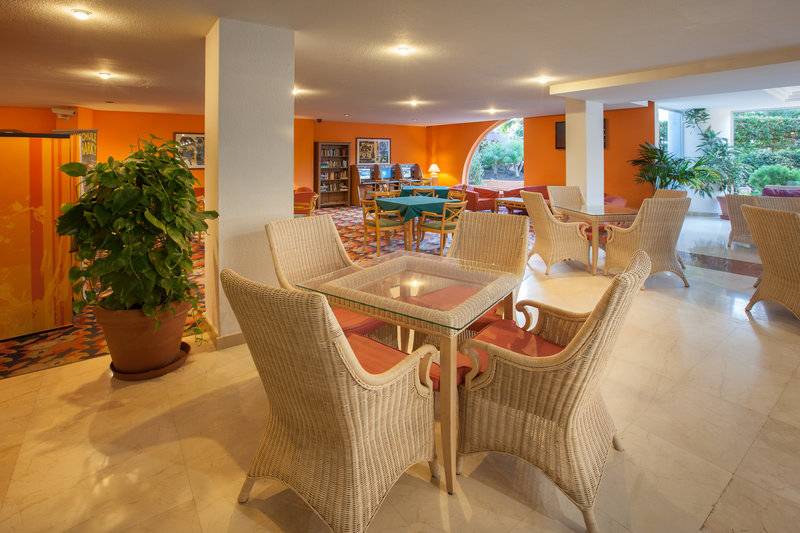 12_11299510_r 12_11299510_r