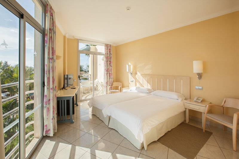 18_11299535_w 18_11299535_w