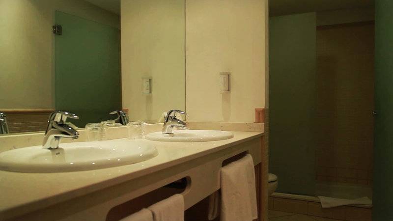 26_2351070_unknown 26_2351070_unknown