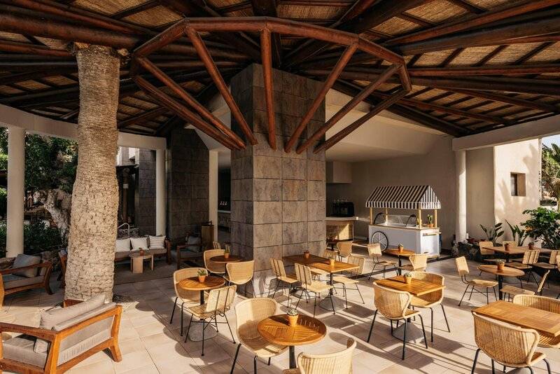 26_22715328_r 26_22715328_r