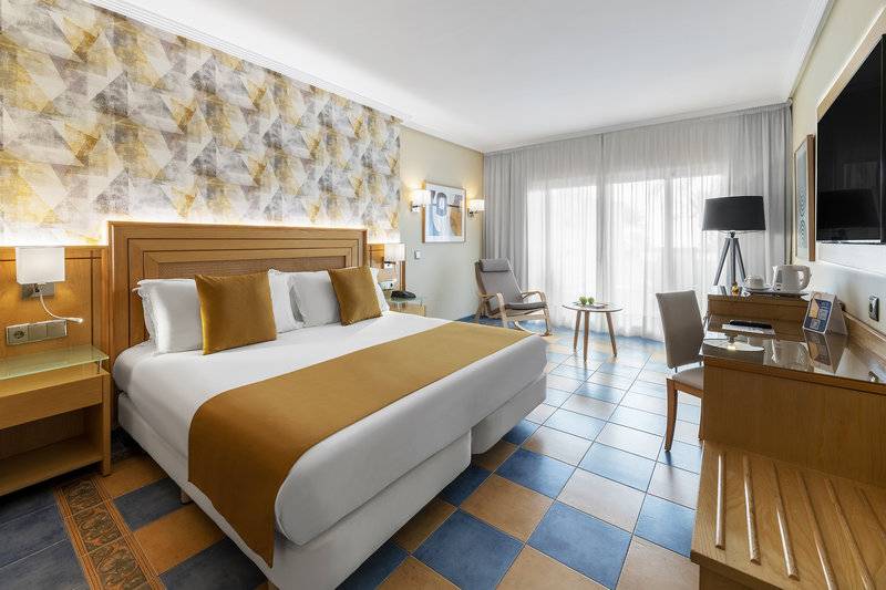 12_18184005_w 12_18184005_w