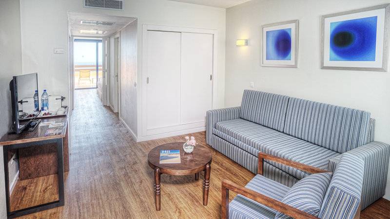 12_11216921_w 12_11216921_w