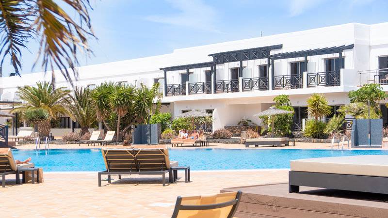 21_20010818_p 21_20010818_p