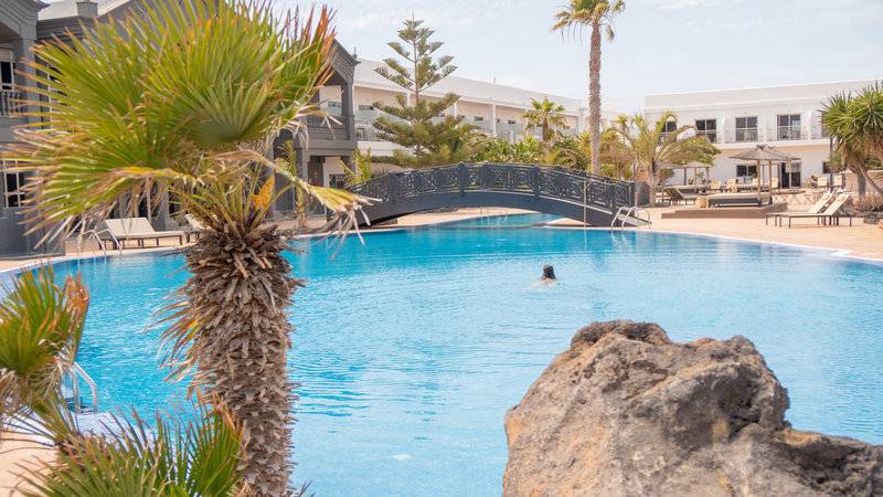 27_20010833_p 27_20010833_p