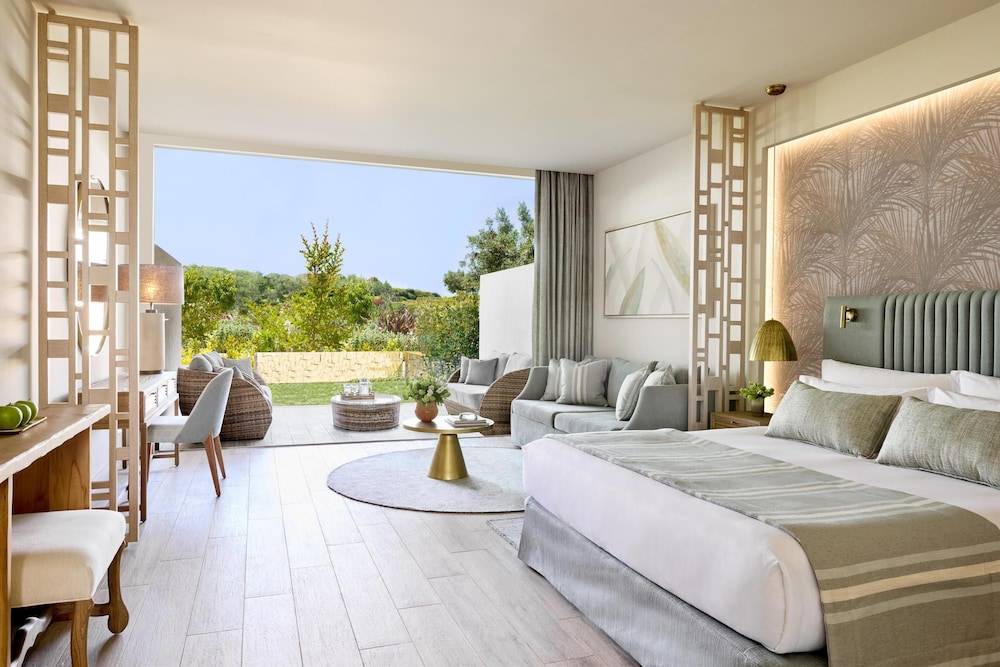 34_w3836h2557x4y4-5d5a39b6_z