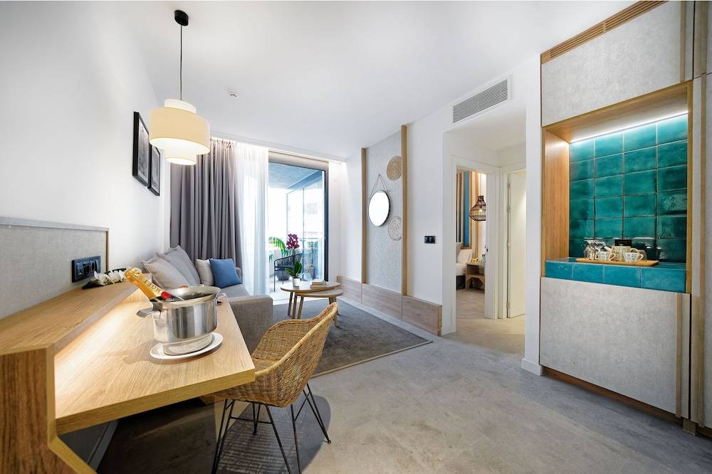 32_w3072h2046x0y3-e0ed5d7a_z