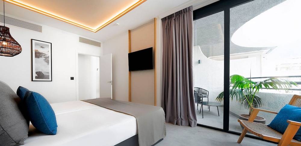 40_231f02b9_edited_dcfe_z