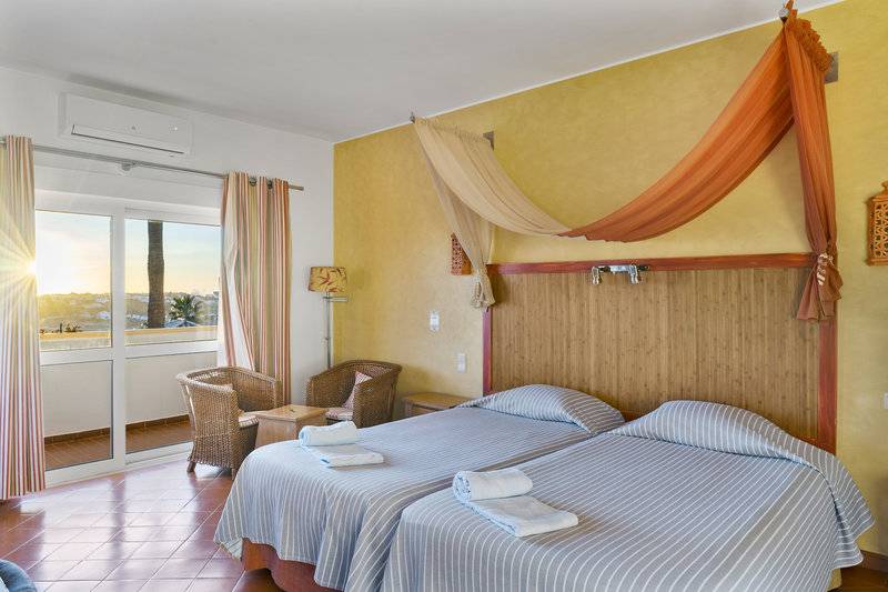 15_17350003_w 15_17350003_w