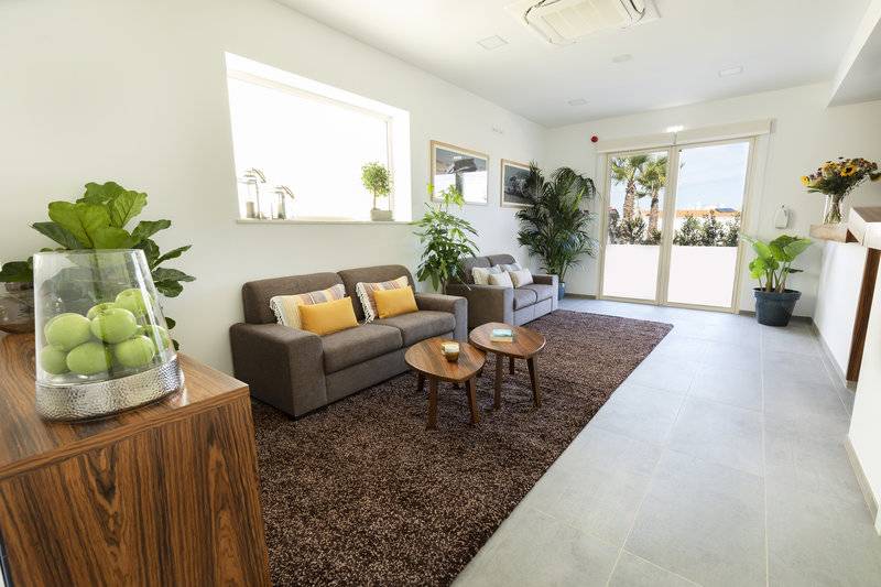 12_14714270_l 12_14714270_l