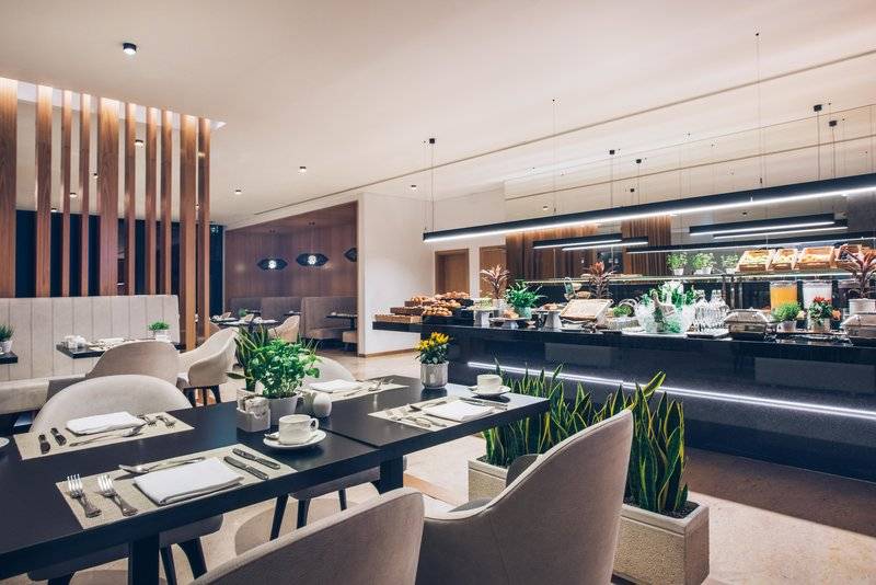 15_7928787_r 15_7928787_r