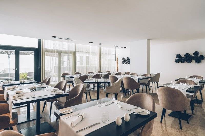 17_7928812_r 17_7928812_r