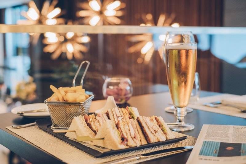 19_7928862_r 19_7928862_r