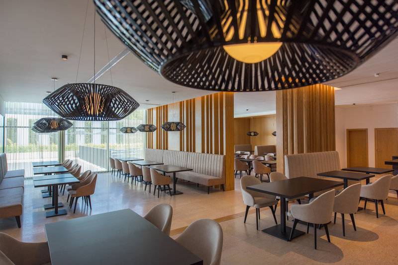 20_12269157_r 20_12269157_r